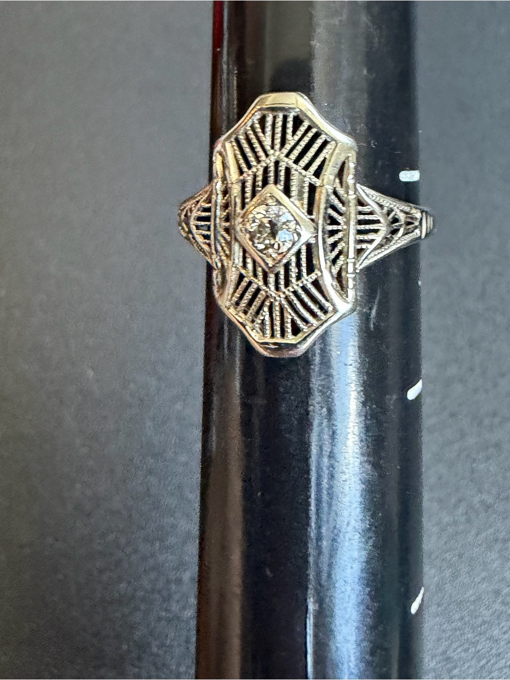 Antique 1920s-30s Art Deco 18K white gold filigree ring w/ diamond sz 6.25